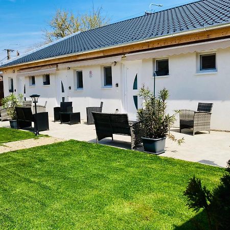 Grafit Apartmanok Hajdunanas Exterior foto
